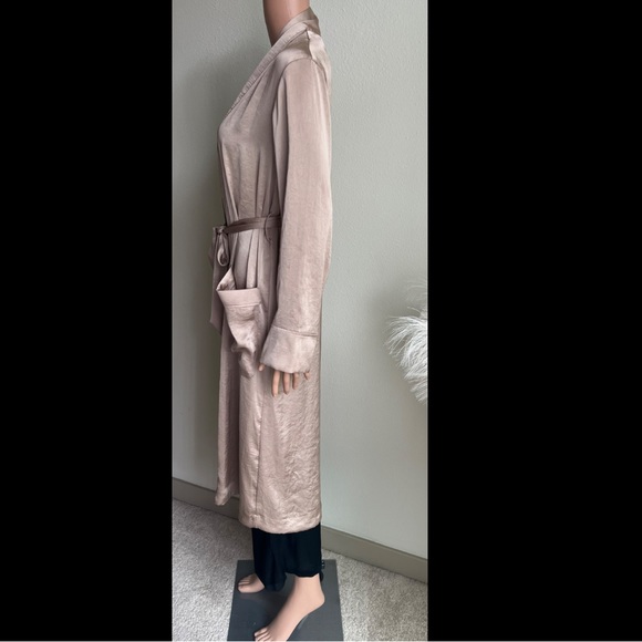 Little Moon Satin Robe - Picture 3 of 7